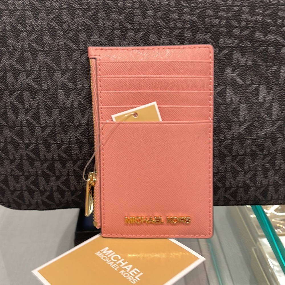 MICHAEL KORS
Jet Set Travel Medium Top Zip Leather Card Case Wallet
Primrose
NWT - Picture 10 of 16